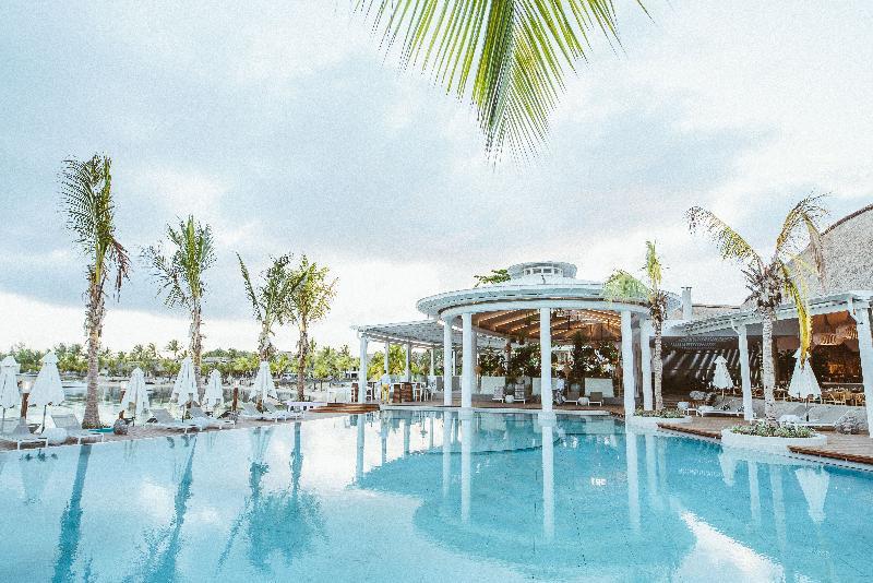 فندق لوكس* جراند جوبي غراند غايوب المظهر الخارجي الصورة The swimming pool at the resort