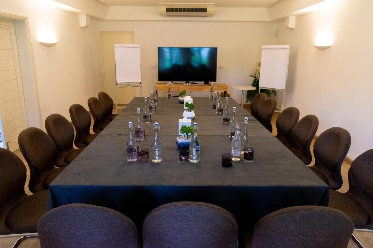 فندق لوكس* جراند جوبي غراند غايوب المظهر الخارجي الصورة The boardroom at the London School of Economics